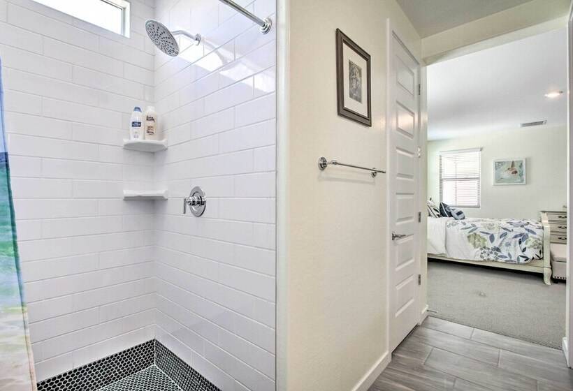 Spacious Surprise Home Near Sports Stadiums!