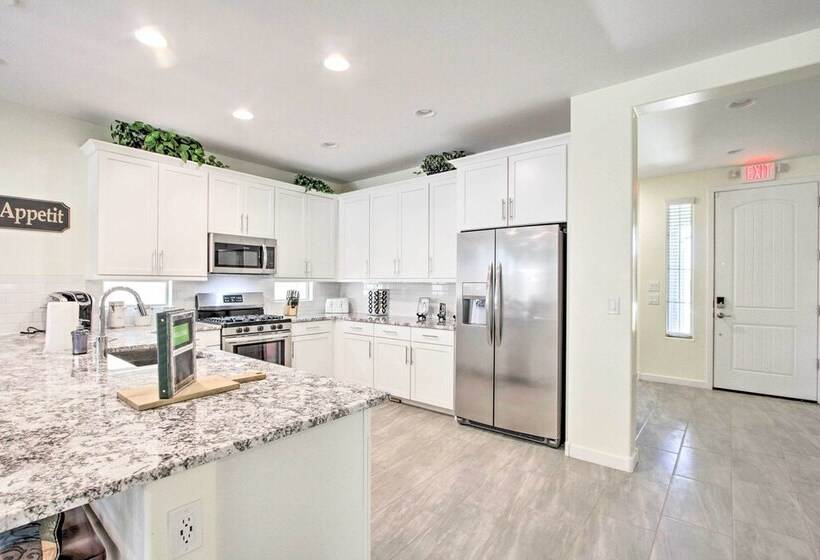 Spacious Surprise Home Near Sports Stadiums!