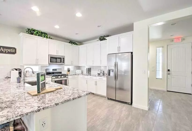 Spacious Surprise Home Near Sports Stadiums!