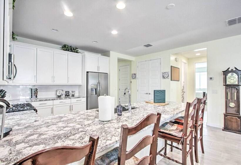 Spacious Surprise Home Near Sports Stadiums!