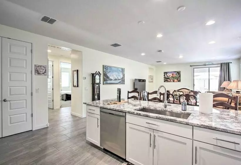 Spacious Surprise Home Near Sports Stadiums!