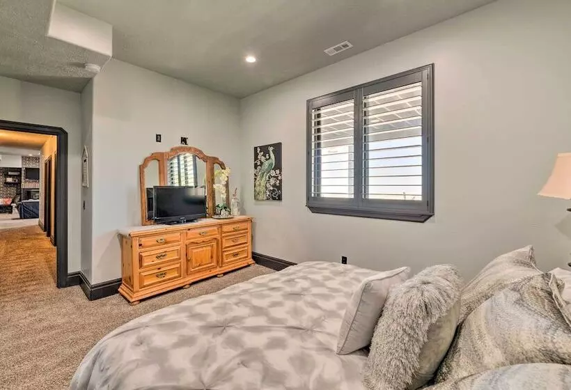 Spacious Tooele Unit W/ Sprawling Mtn Views!