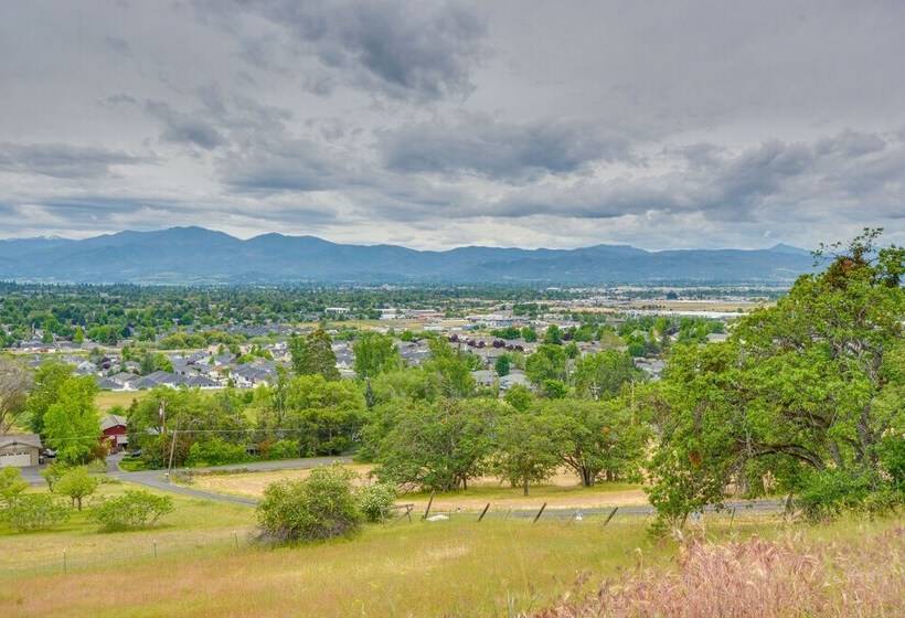 Stunning Medford Escape W/ Panoramic Views!