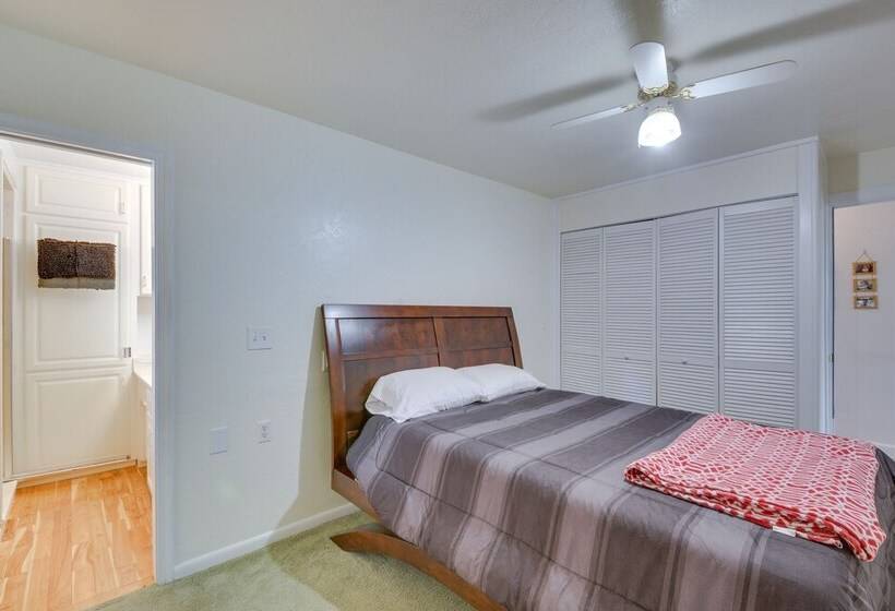 Stunning Medford Escape W/ Panoramic Views!