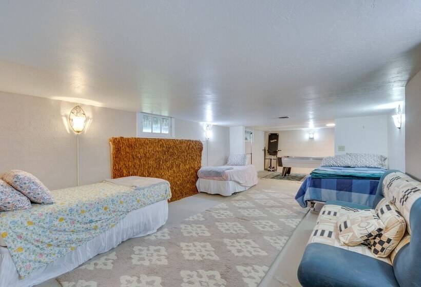 Stunning Medford Escape W/ Panoramic Views!