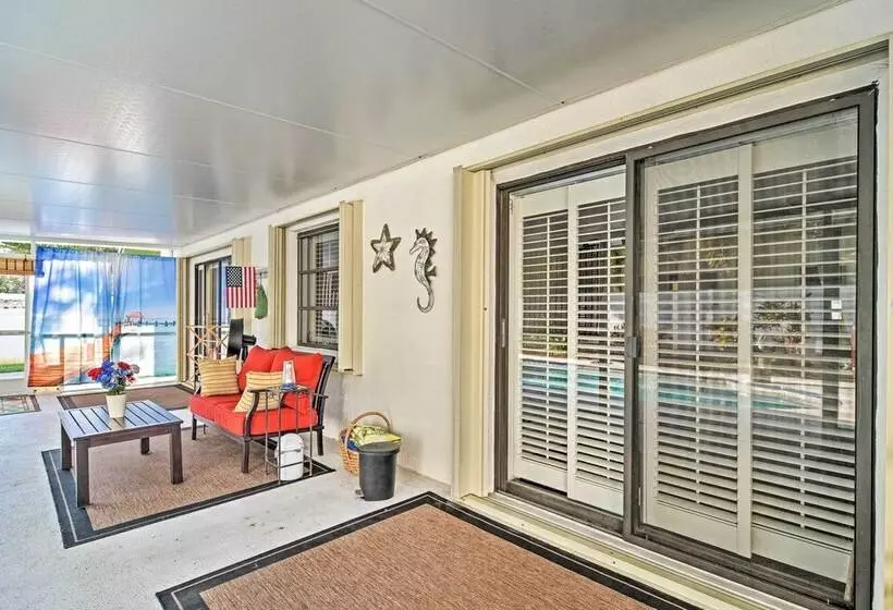 Sunny Seminole Home W/ Pool, 4 Miles To Beach