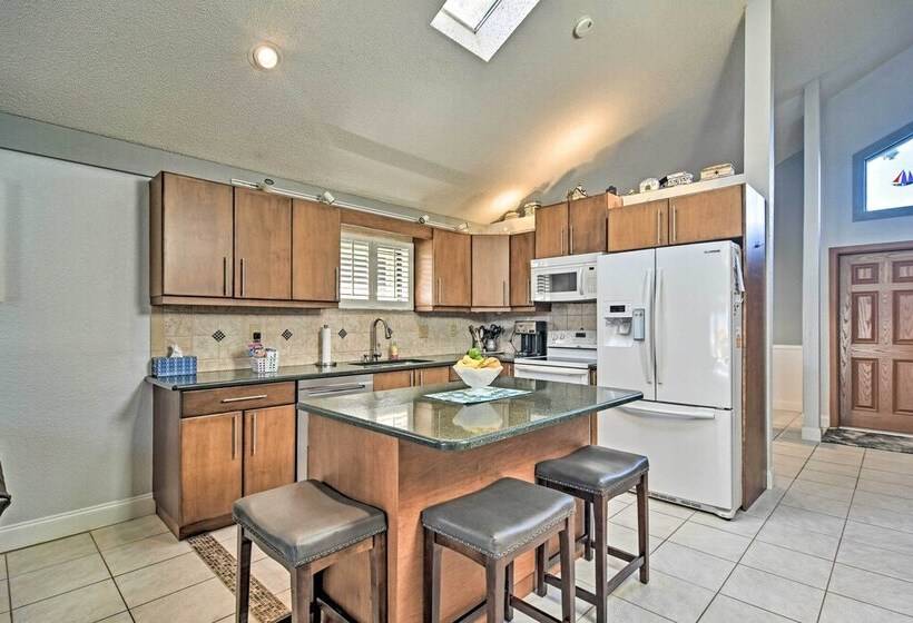 Sunny Seminole Home W/ Pool, 4 Miles To Beach