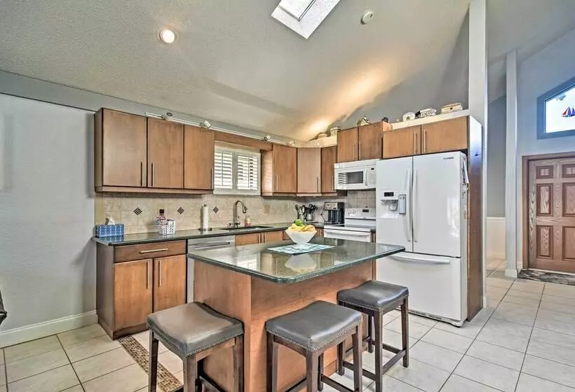 Sunny Seminole Home W/ Pool, 4 Miles To Beach