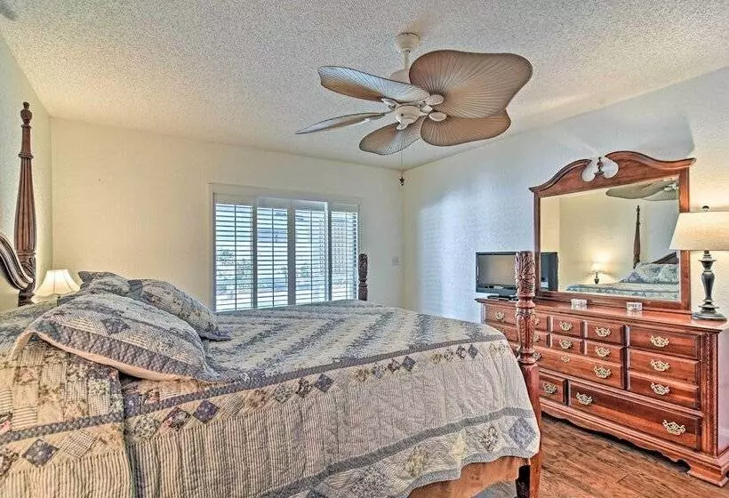 Sunny Seminole Home W/ Pool, 4 Miles To Beach