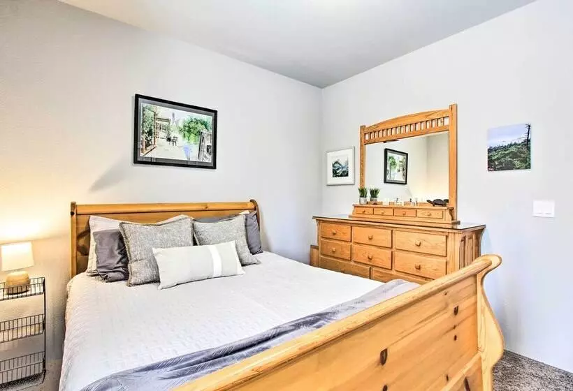 The Hub  La Pine Vacation Rental   Dog Friendly!