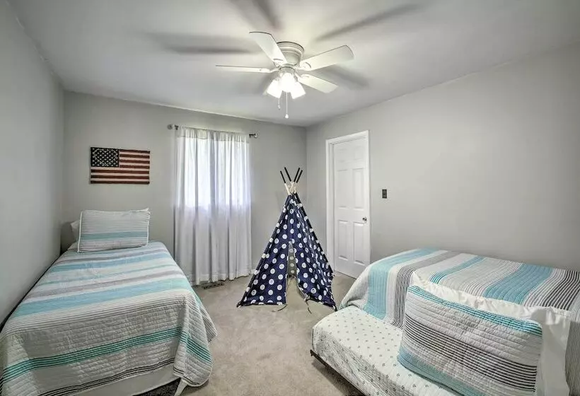Treasure Isle Riverfront Home: Pets Welcome!