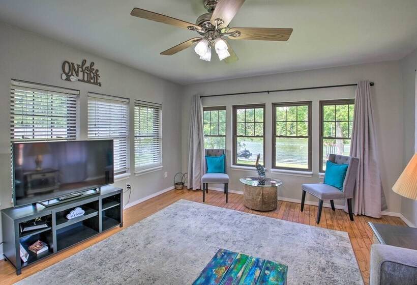 Treasure Isle Riverfront Home: Pets Welcome!