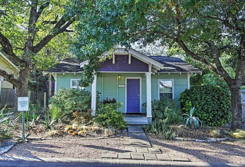 Trendy  Austin Soul  Home: Walk To South Congress!