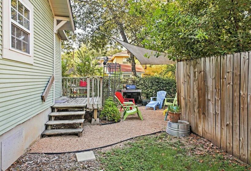 Trendy  Austin Soul  Home: Walk To South Congress!