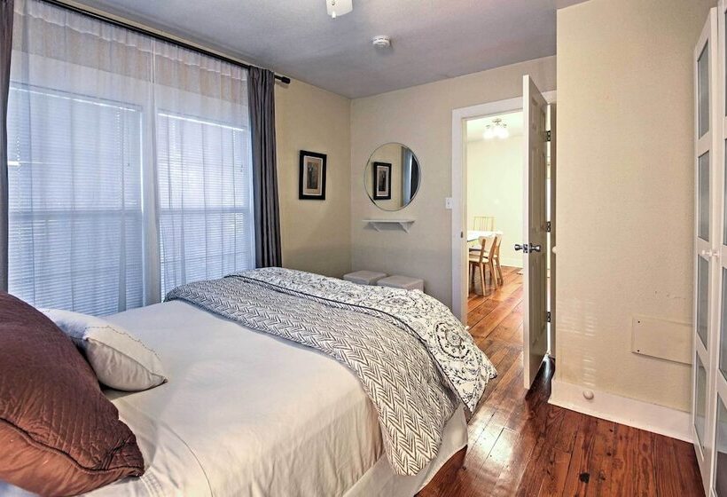 Trendy  Austin Soul  Home: Walk To South Congress!
