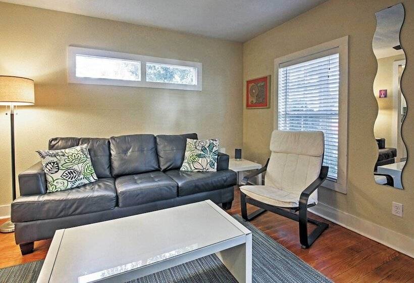 Trendy  Austin Soul  Home: Walk To South Congress!