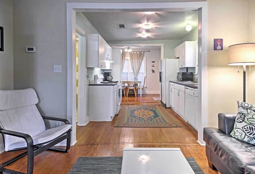Trendy  Austin Soul  Home: Walk To South Congress!