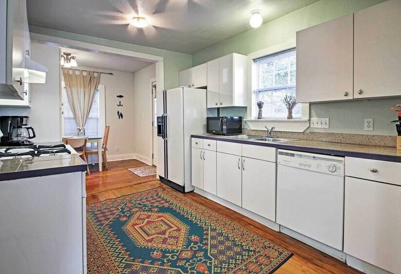 Trendy  Austin Soul  Home: Walk To South Congress!