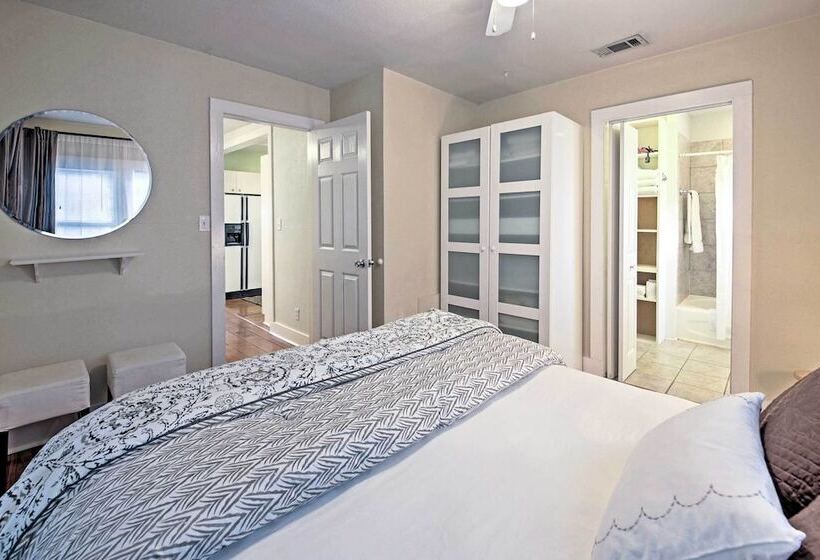 Trendy  Austin Soul  Home: Walk To South Congress!