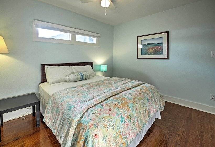 Trendy  Austin Soul  Home: Walk To South Congress!