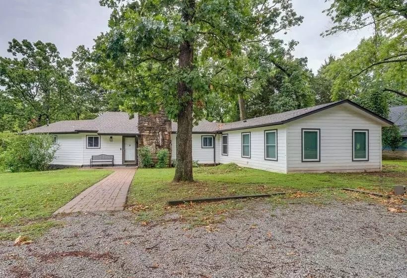 Updated Afton Cottage W/ Dock & Lake Access!