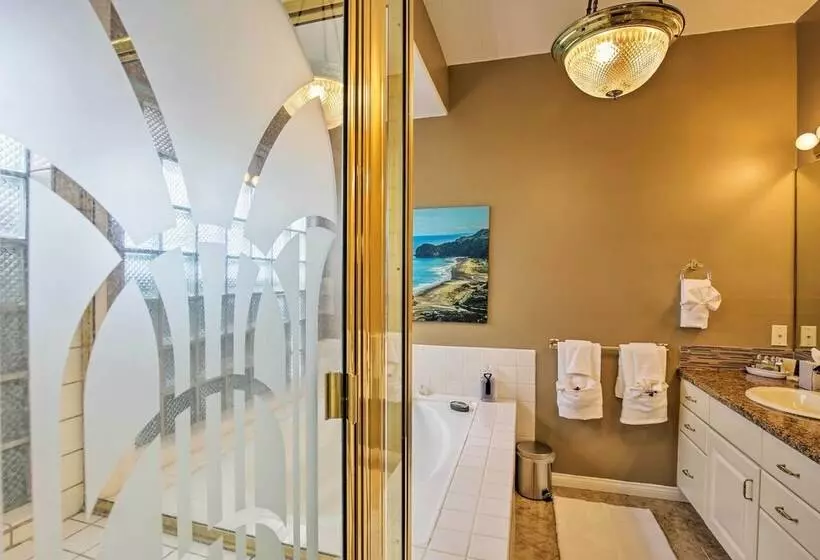 Pool/spa, Theater Room & Views: Palm Desert Home!