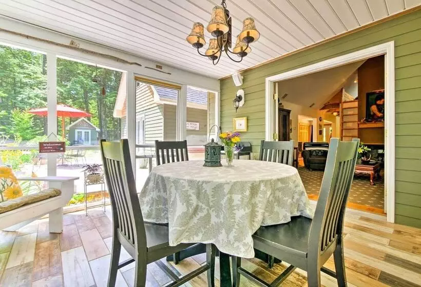 Waterfront Great Pond Cottage W/ Hot Tub & Deck!