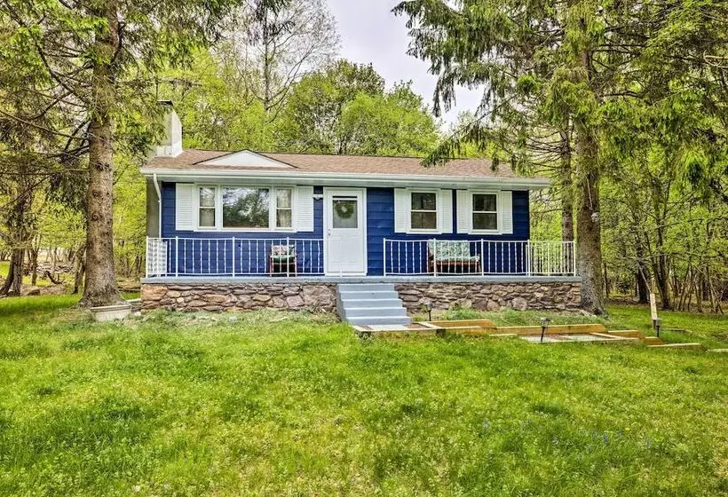 Albrightsville Retreat W/ Community Pool & Hot Tub