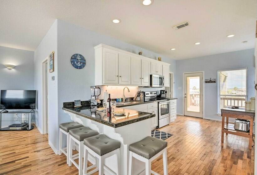 Bay City Home W/ Dock, Ocean Views + Access!