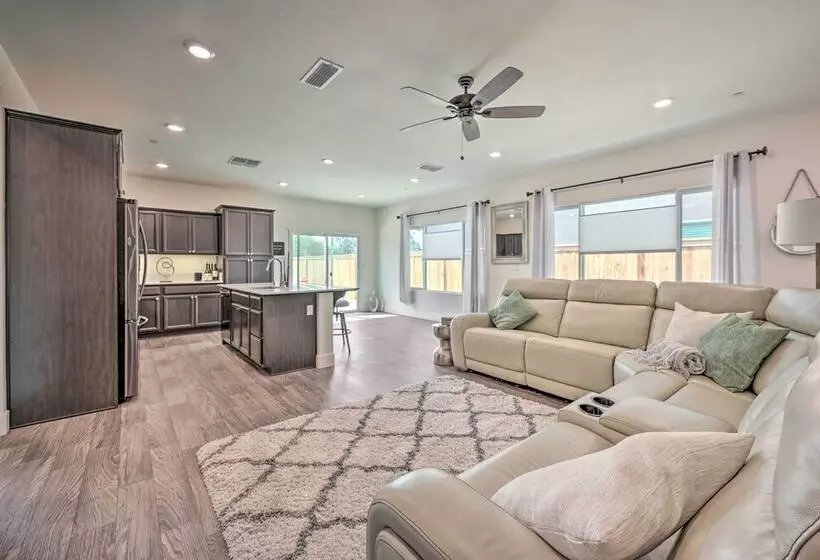 Charming Bakersfield Home W/ Yard & Patio!