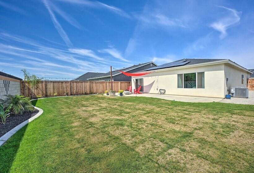 Charming Bakersfield Home W/ Yard & Patio!