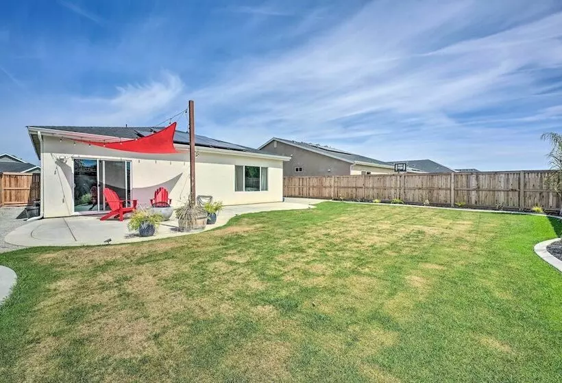 Charming Bakersfield Home W/ Yard & Patio!