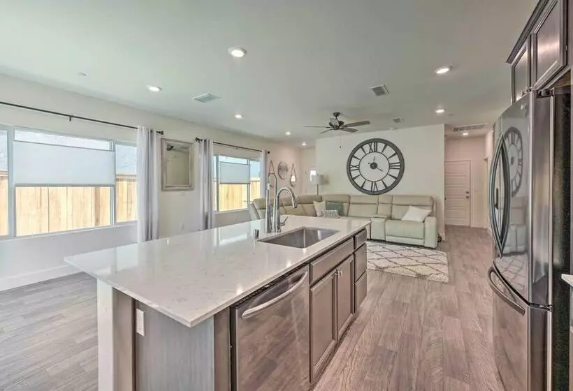 Charming Bakersfield Home W/ Yard & Patio!