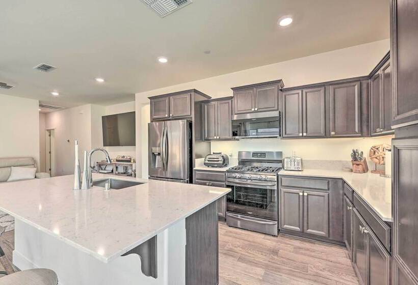 Charming Bakersfield Home W/ Yard & Patio!