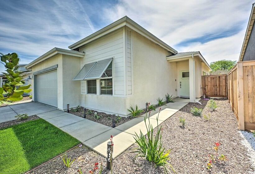 Charming Bakersfield Home W/ Yard & Patio!