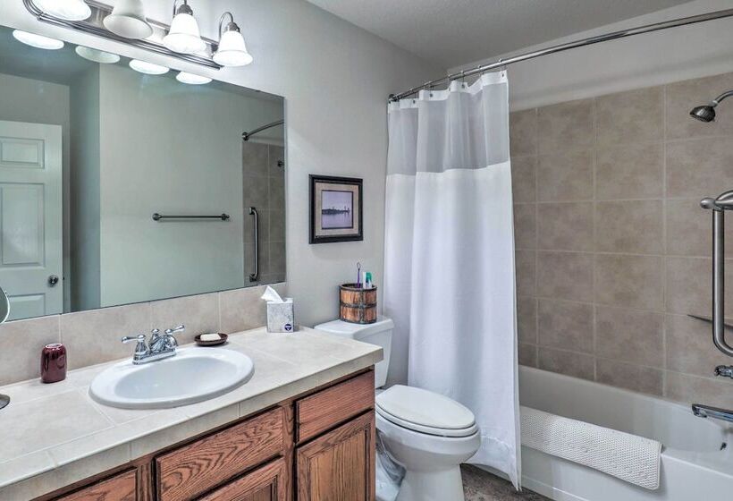 Charming Cameron Farm Retreat ~ 41 Mi To Tamu