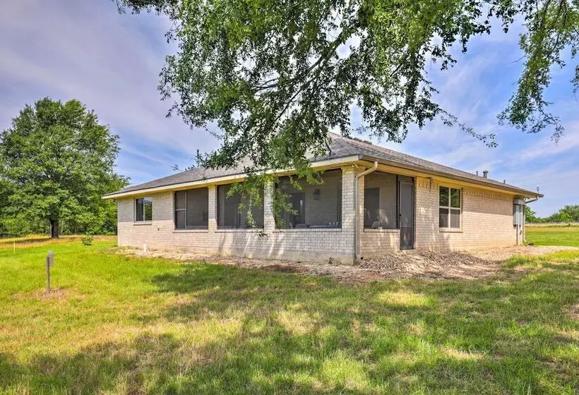 Charming Cameron Farm Retreat ~ 41 Mi To Tamu