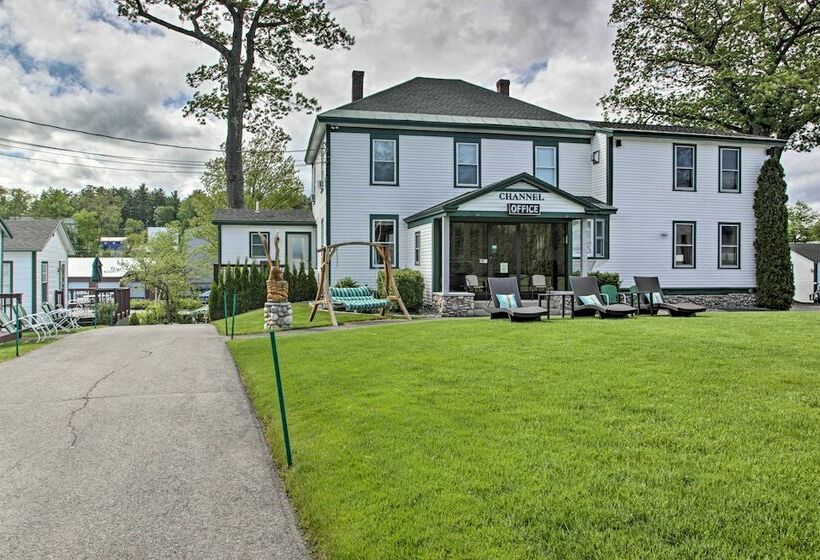 Charming Laconia Cottage: Walk To Weirs Beach