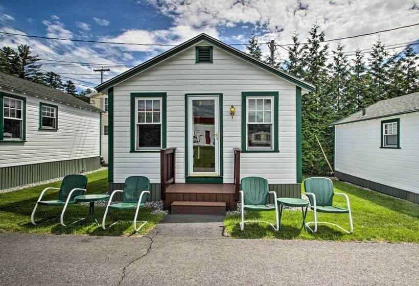 Charming Laconia Cottage: Walk To Weirs Beach