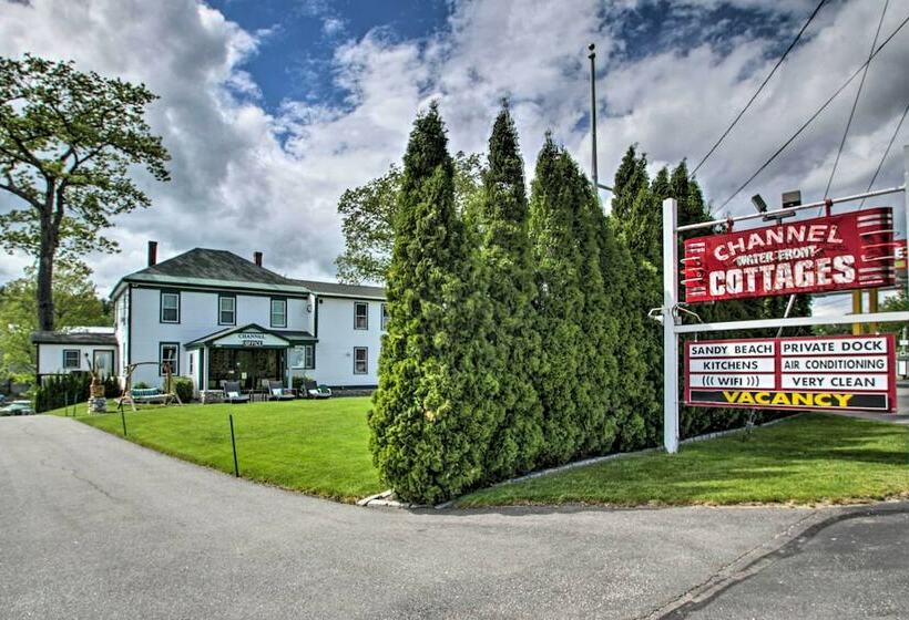 Charming Laconia Cottage: Walk To Weirs Beach