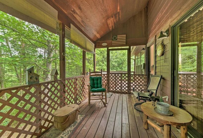 Charming Sevierville Cabin W/ Private Hot Tub