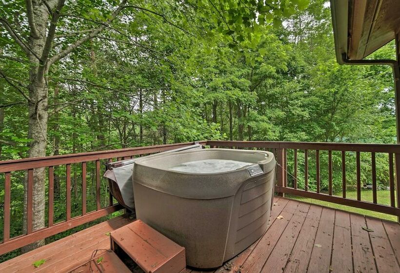 Charming Sevierville Cabin W/ Private Hot Tub