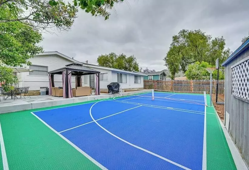 Updated Poway Farmhouse: Walk To Parks!