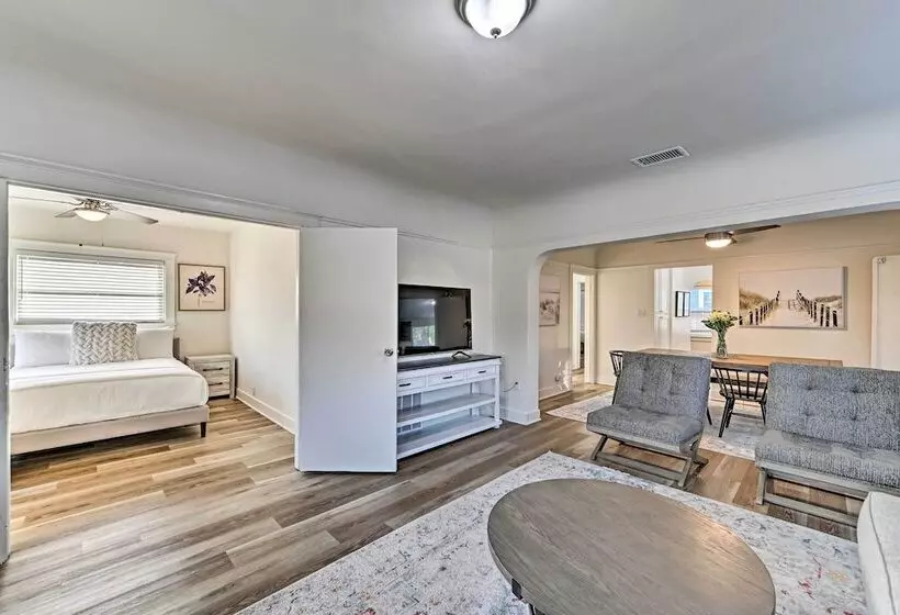 Updated Poway Farmhouse: Walk To Parks!