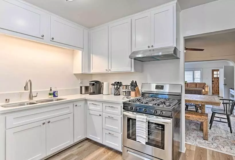 Updated Poway Farmhouse: Walk To Parks!