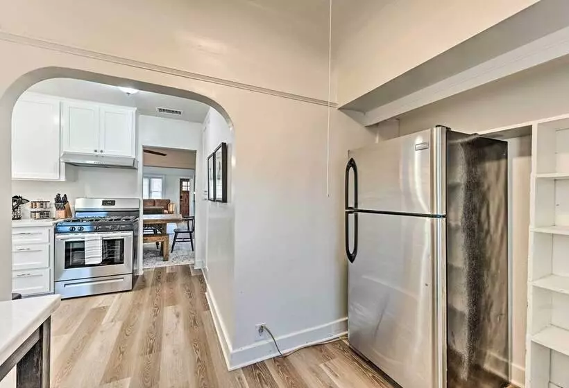 Updated Poway Farmhouse: Walk To Parks!