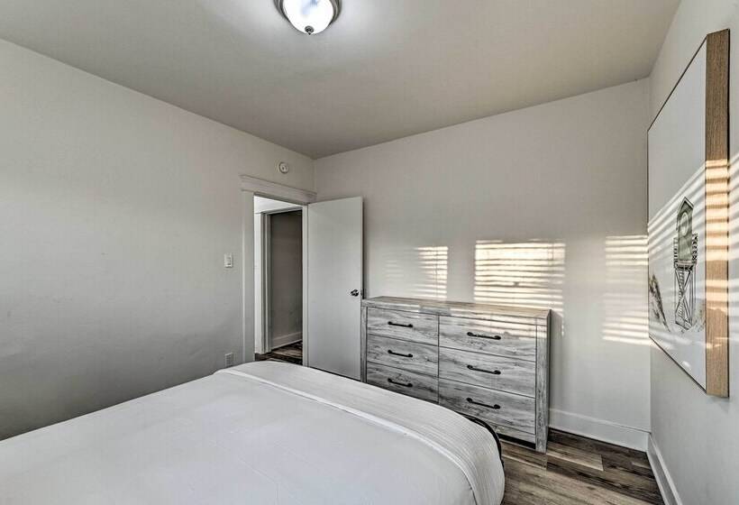 Updated Poway Farmhouse: Walk To Parks!