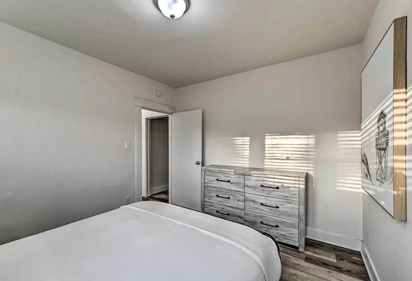 Updated Poway Farmhouse: Walk To Parks!