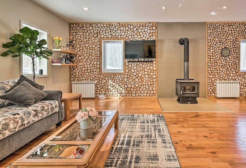 Chic, Cozy Home W/ Game Room In The Poconos!
