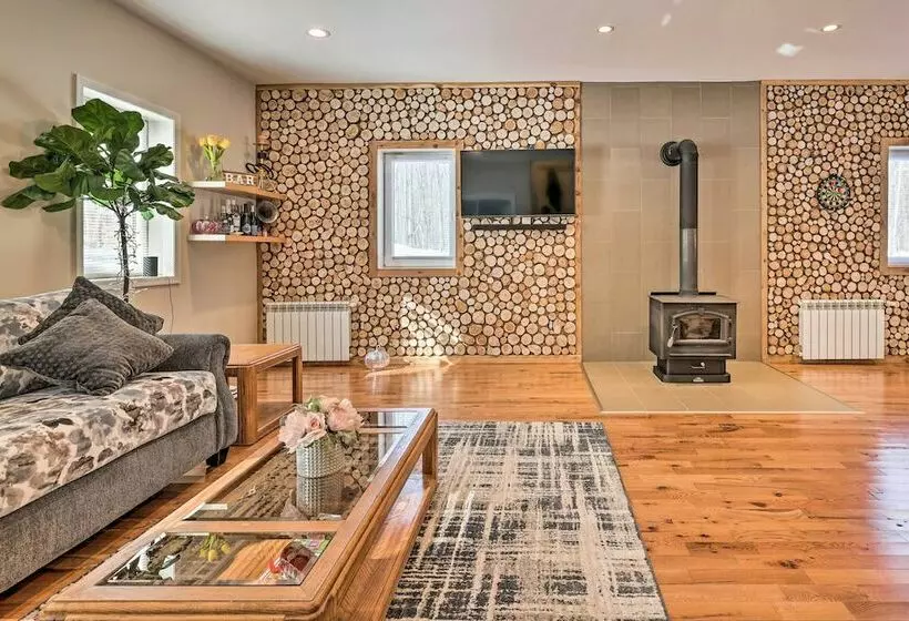 Chic, Cozy Home W/ Game Room In The Poconos!